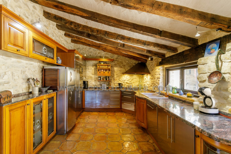 Exclusive luxury castle with extensive private grounds and breathtaking panoramic views