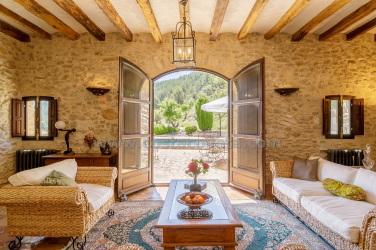 Exclusive luxury castle with extensive private grounds and breathtaking panoramic views