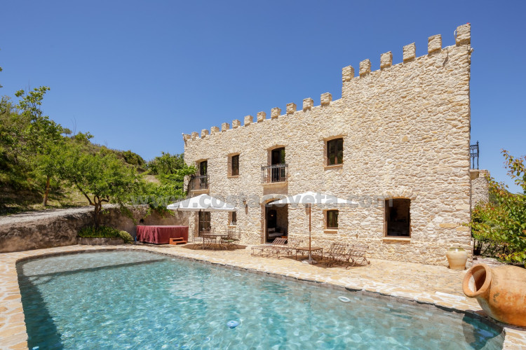 Exclusive luxury castle with extensive private grounds and breathtaking panoramic views