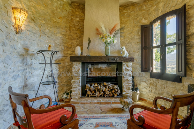Exclusive luxury castle with extensive private grounds and breathtaking panoramic views