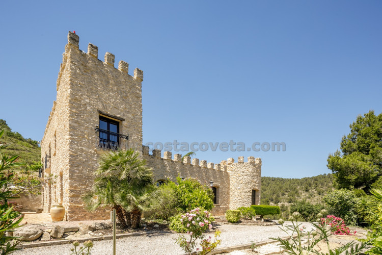 Exclusive luxury castle with extensive private grounds and breathtaking panoramic views