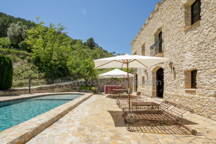 Exclusive luxury castle with extensive private grounds and breathtaking panoramic views