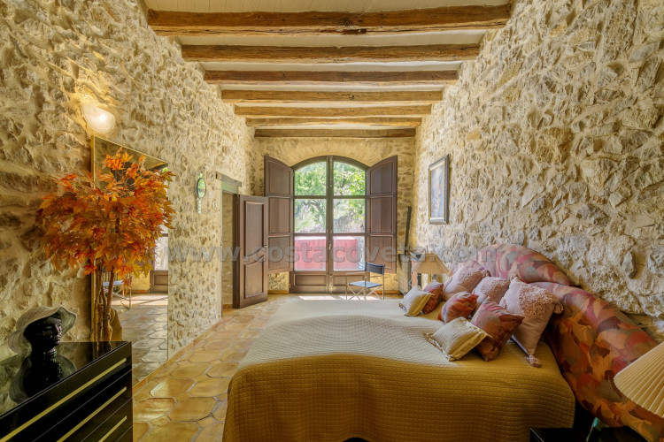 Exclusive luxury castle with extensive private grounds and breathtaking panoramic views