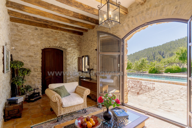 Exclusive luxury castle with extensive private grounds and breathtaking panoramic views