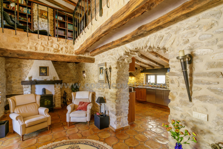 Exclusive luxury castle with extensive private grounds and breathtaking panoramic views