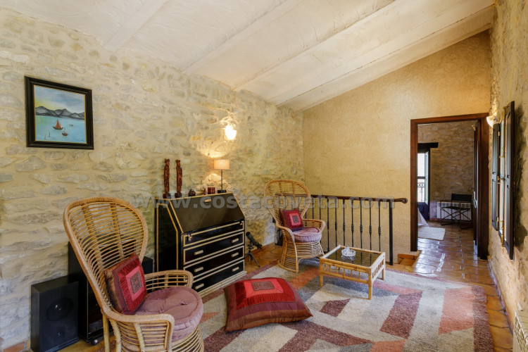Exclusive luxury castle with extensive private grounds and breathtaking panoramic views