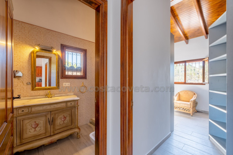 Chalet independiente en Relleu con vistas al mar y a la montaña