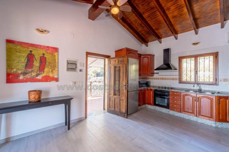 Chalet independiente en Relleu con vistas al mar y a la montaña
