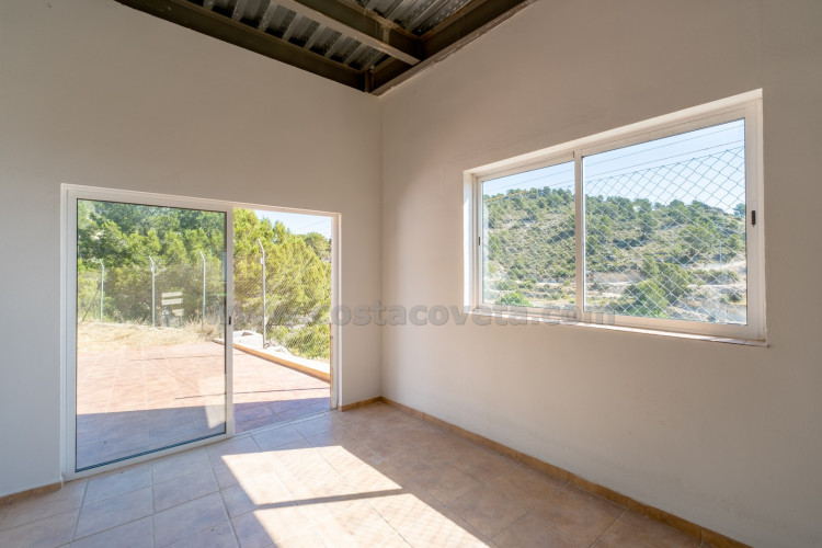 Chalet independiente en Relleu con vistas al mar y a la montaña