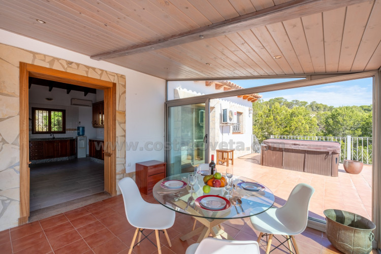 Chalet independiente en Relleu con vistas al mar y a la montaña