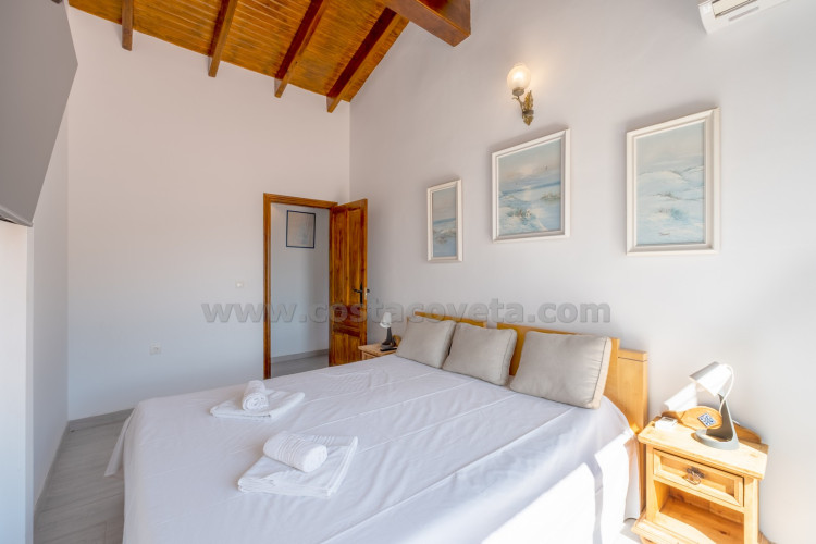 Chalet independiente en Relleu con vistas al mar y a la montaña