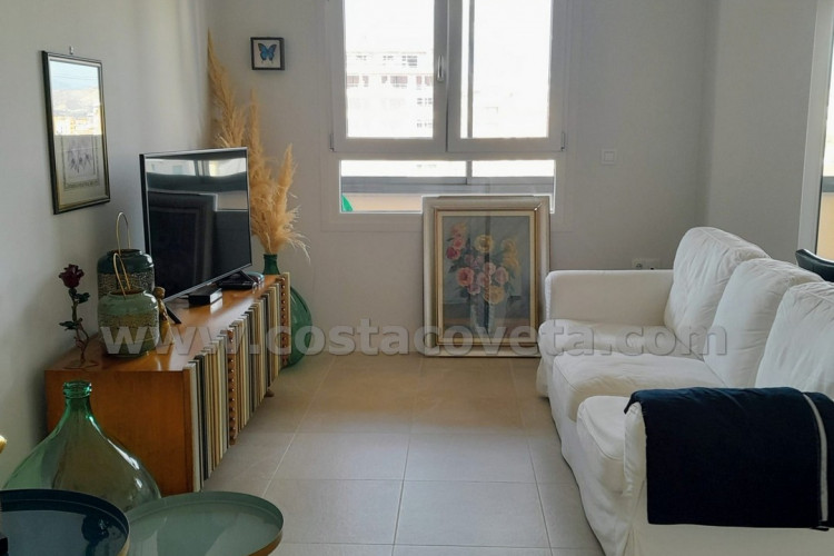 Spectacular modern apartment, with sea views from bedrooms.