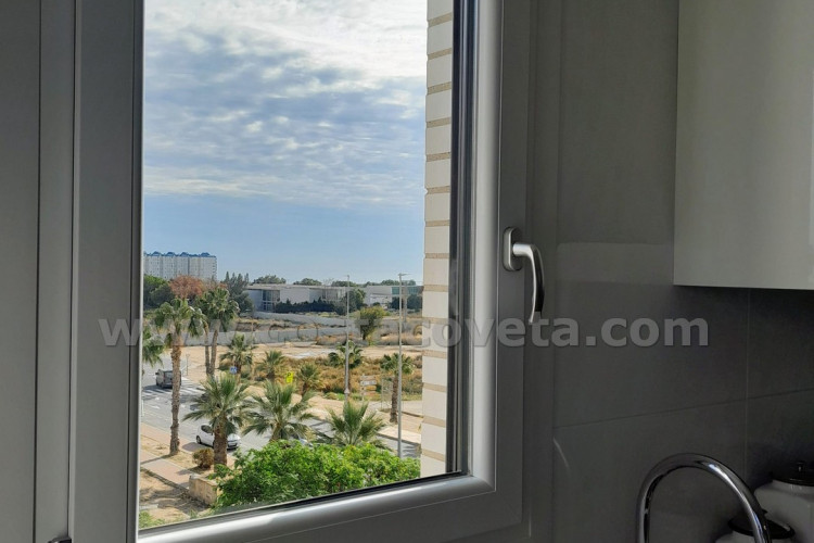 Spectacular modern apartment, with sea views from bedrooms.