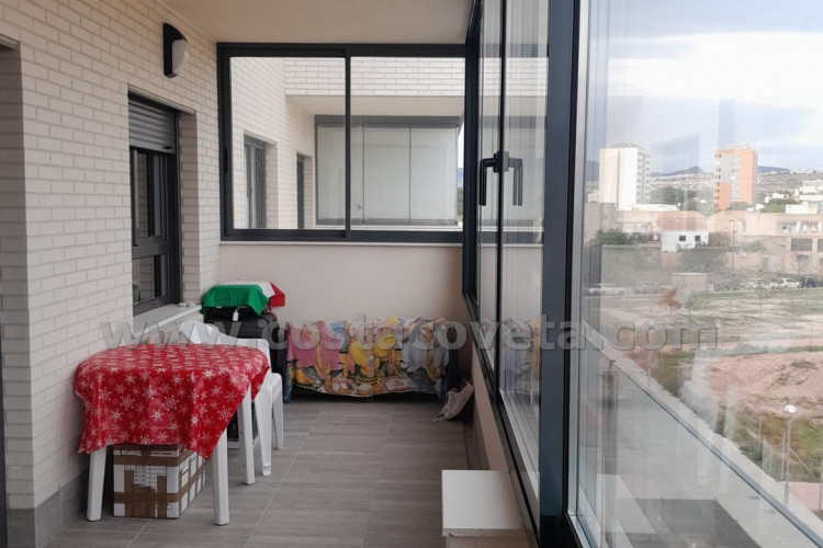 Spectacular modern apartment, with sea views from bedrooms.