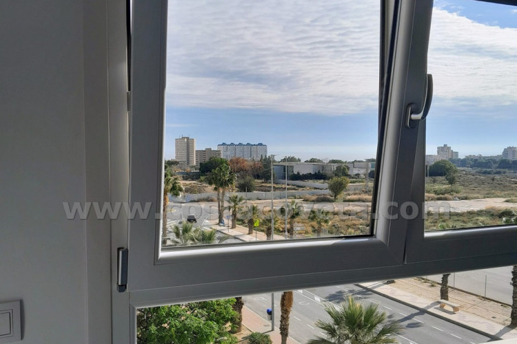 Spectacular modern apartment, with sea views from bedrooms.