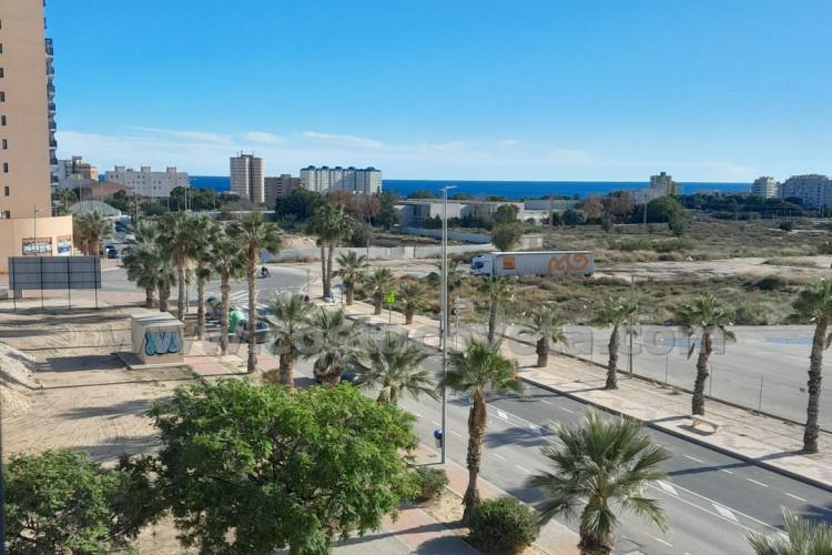 Spectacular modern apartment, with sea views from bedrooms.