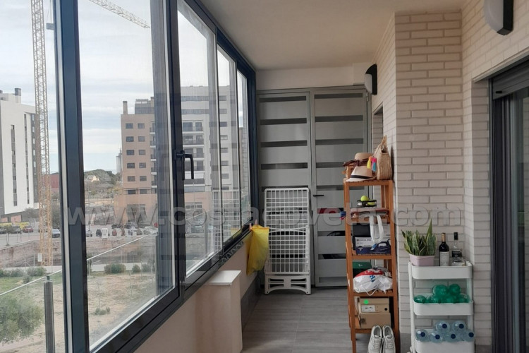 Spectacular modern apartment, with sea views from bedrooms.