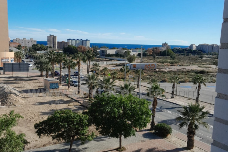 Spectacular modern apartment, with sea views from bedrooms.