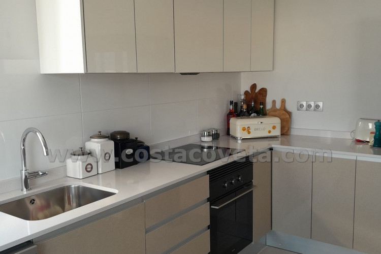 Spectacular modern apartment, with sea views from bedrooms.