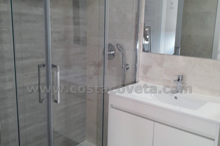 Spectacular modern apartment, with sea views from bedrooms.