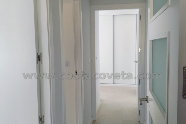 Spectacular modern apartment, with sea views from bedrooms.