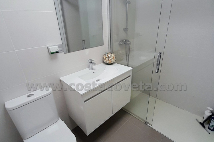 Spectacular modern apartment, with sea views from bedrooms.