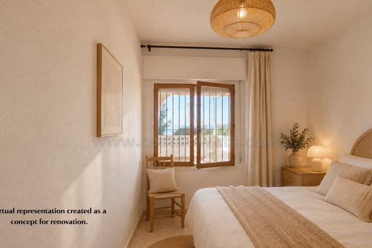 Chalet independiente con vistas al mar y un gran potencial para reformar en Coveta Fumá.