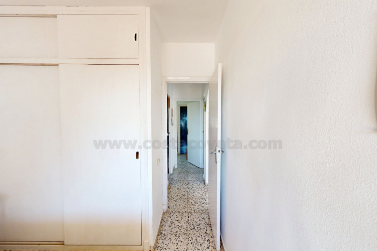 Detached villa with sea views and great potential for renovation in Coveta Fumá.