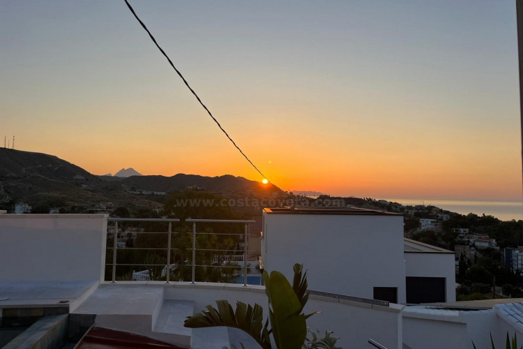 Renovated villa with the best panoramic ocean views