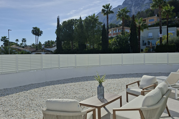 Amplia villa con vistas al Montgó, a un paso del mar y del centro de Denia