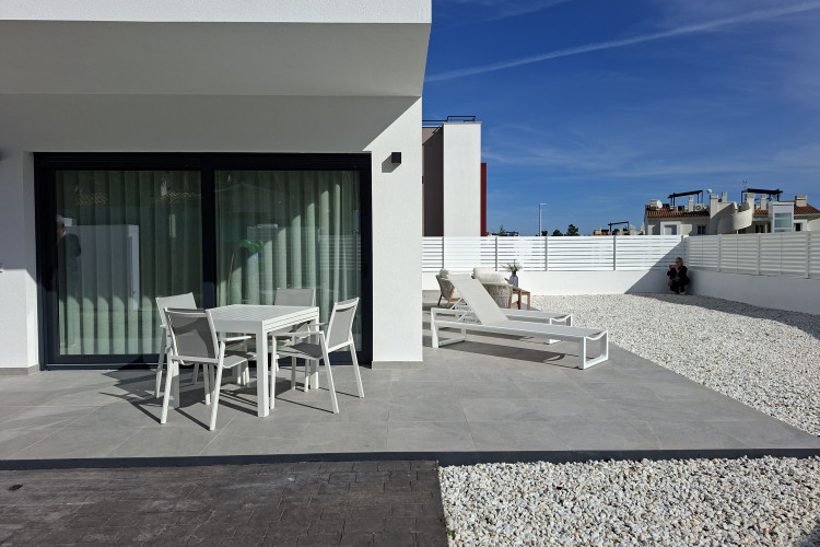 Amplia villa con vistas al Montgó, a un paso del mar y del centro de Denia