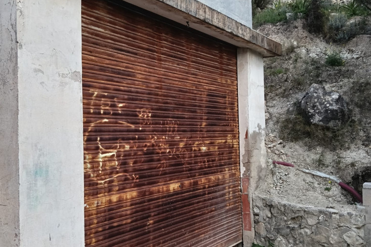 Amplio garaje en venta