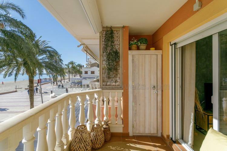 Charming apartment on the seafront promenade in El Campello