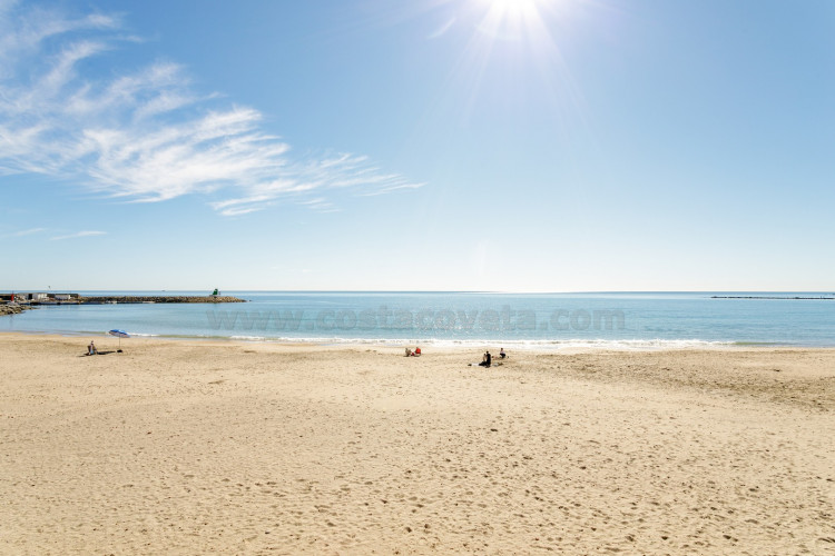 Charming apartment on the seafront promenade in El Campello