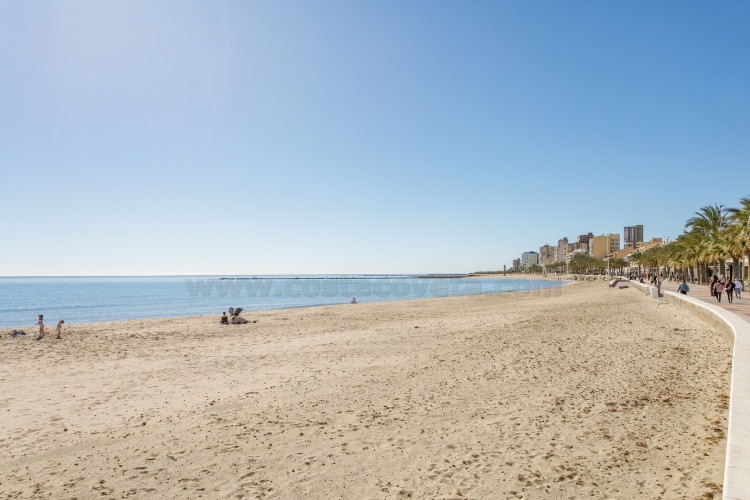 Charming apartment on the seafront promenade in El Campello