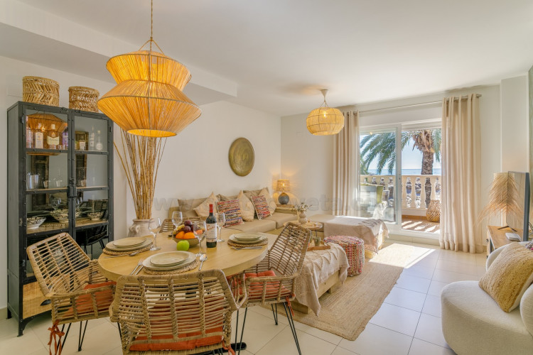 Charming apartment on the seafront promenade in El Campello