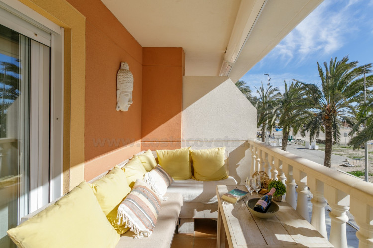 Charming apartment on the seafront promenade in El Campello