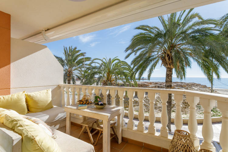 Charming apartment on the seafront promenade in El Campello