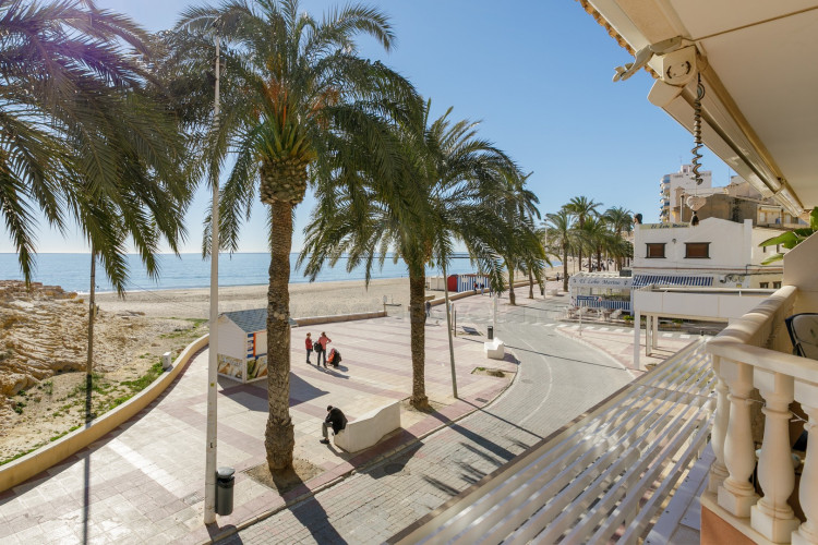 Charming apartment on the seafront promenade in El Campello
