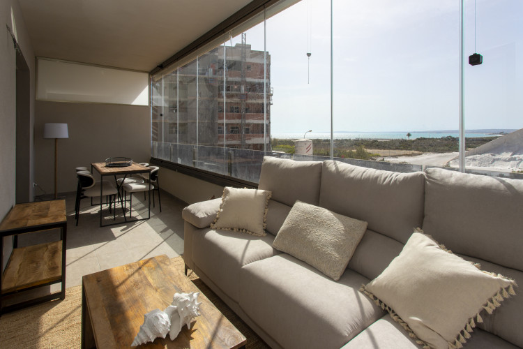 Unique penthouse with panoramic views of the sea and the salt lakes of Santa Pola