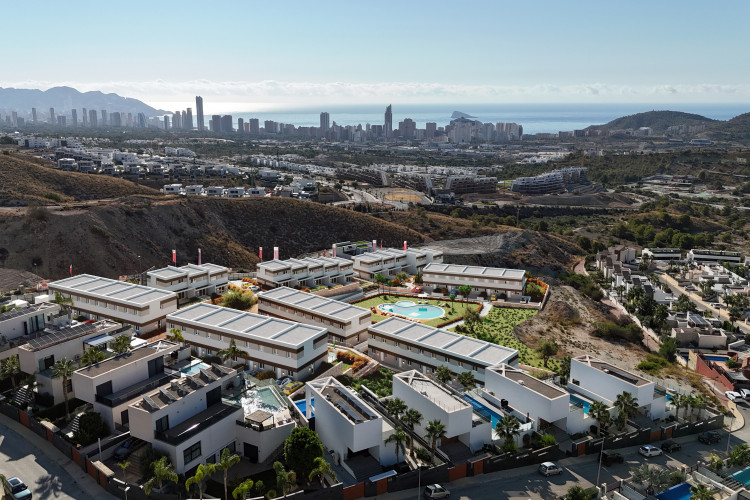 Townhouses to combine nature, sea, and amenities in Balcón de Finestrat