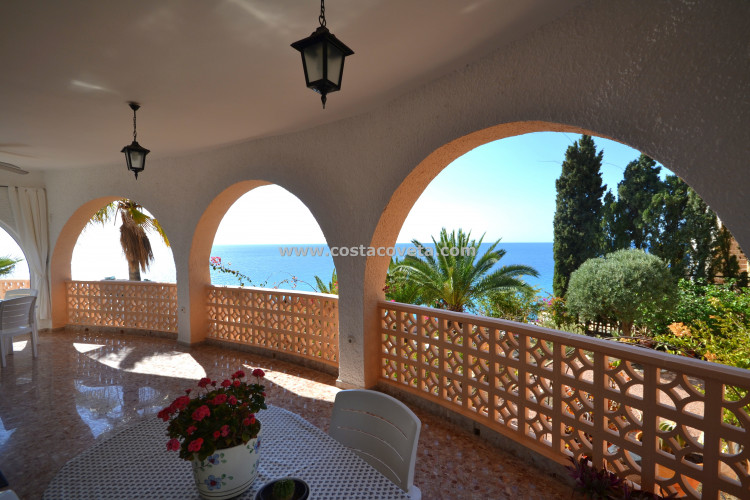 Charming Mediterranean house in Spanish architectural style with pool in la Coveta Fuma