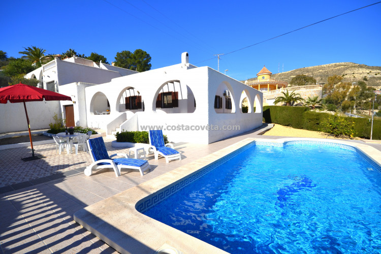 El Campello, Beautiful villa with pool and sea views