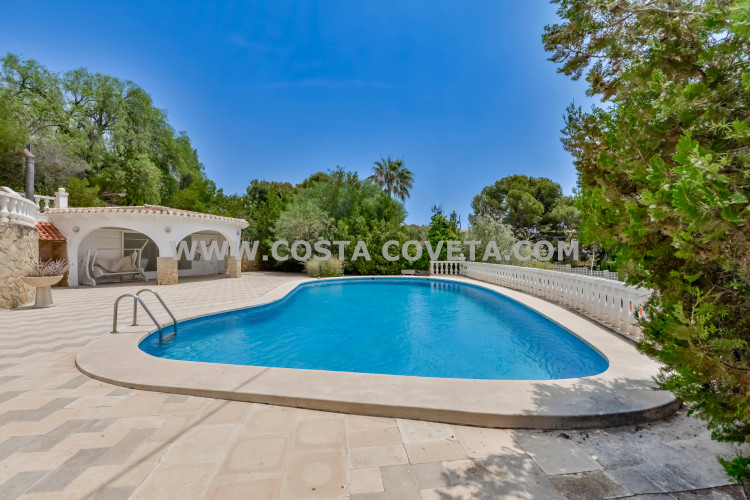 Wonderful property with pool near the beach at Venta Lanuza