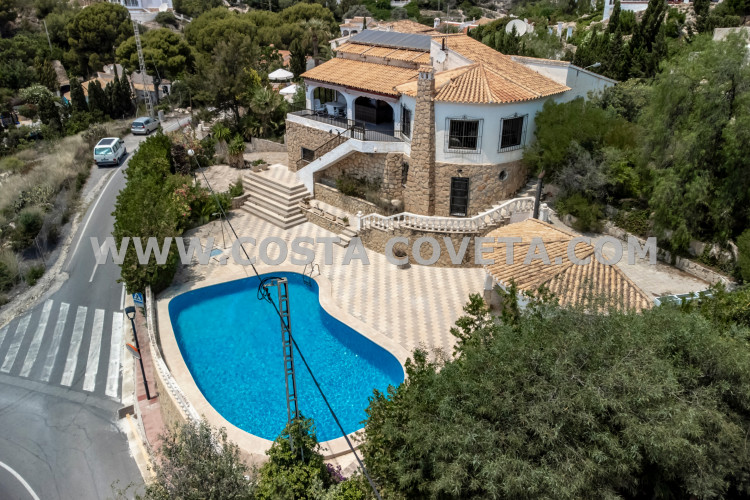 Wonderful property with pool near the beach at Venta Lanuza