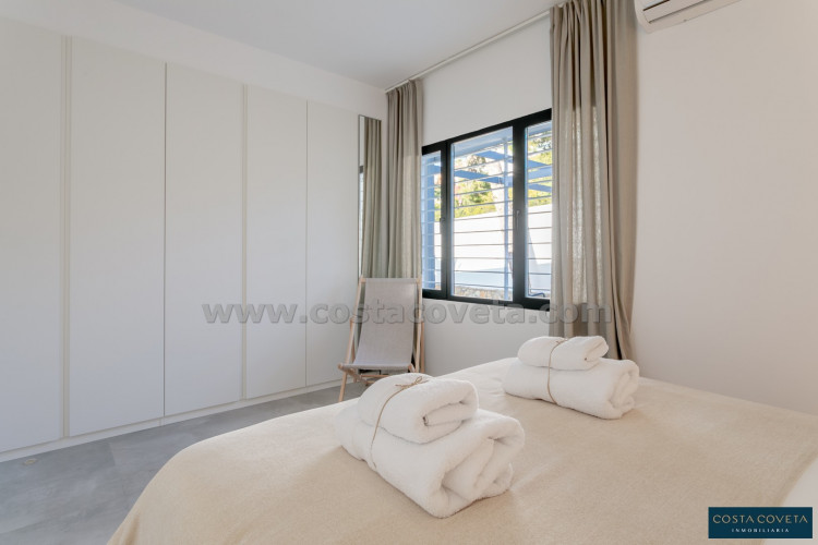 Cozy villa with sea views in Coveta Fumá