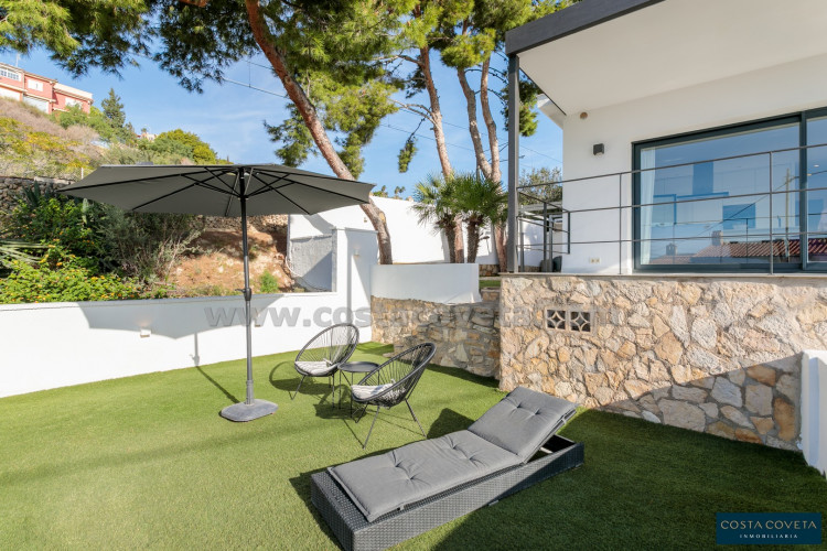 Cozy villa with sea views in Coveta Fumá