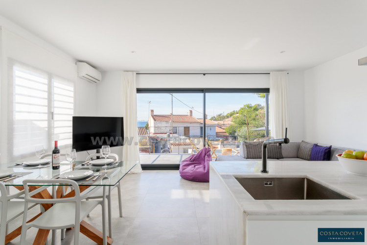 Cozy villa with sea views in Coveta Fumá