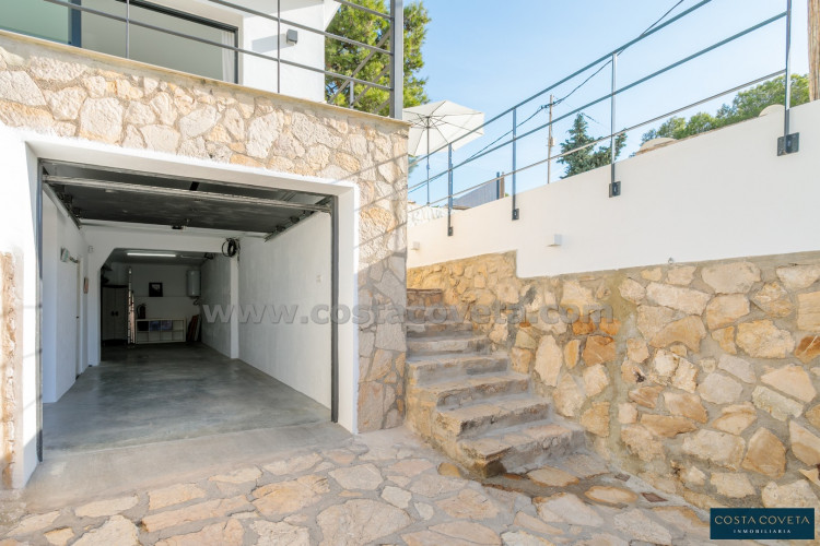 Cozy villa with sea views in Coveta Fumá