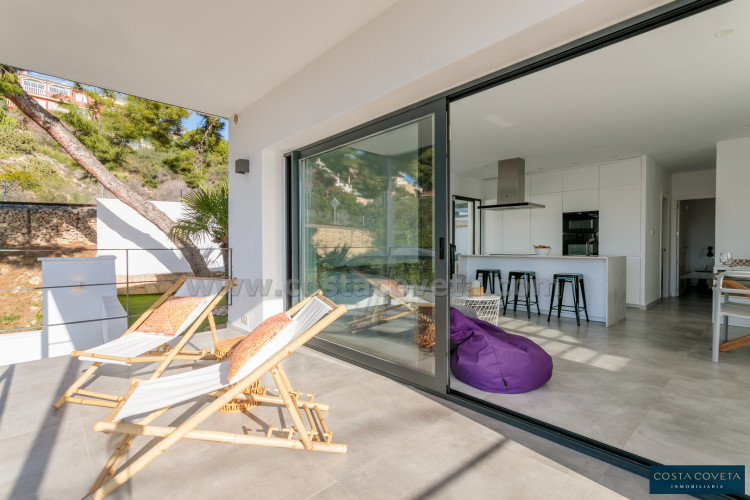 Cozy villa with sea views in Coveta Fumá